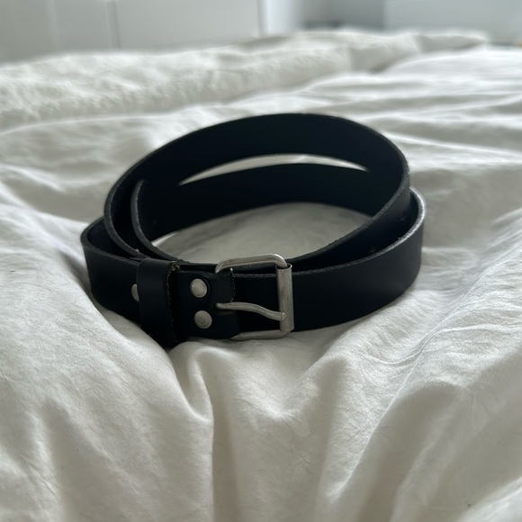 Minimalist 90s leather belt size S - Picture 2 of 4